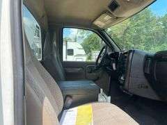 2004 Chevrolet C4500 2 Door Utility Body Dually Bucket Truck (138,152 Miles)