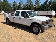 2005 Ford F-350 Super Duty Crew Cab 4x4 Pickup Truck (114,561 Miles)