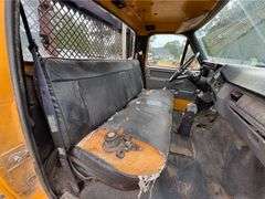 1995 Ford F-800 Flatbed Truck (243,300 Miles)