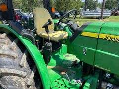 2011 John Deere 5085M 4WD Tractor