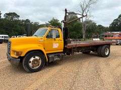 1995 Ford F-800 Flatbed Truck (243,300 Miles)
