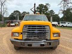 1995 Ford F-800 Flatbed Truck (243,300 Miles)