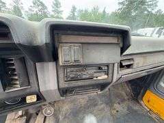 1995 Ford F-800 Flatbed Truck (243,300 Miles)