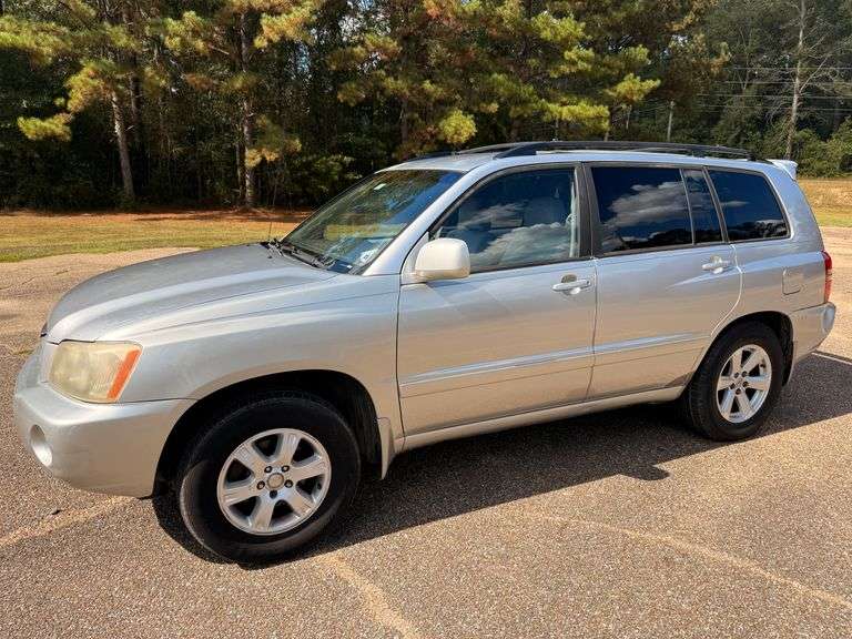 2001 Toyota Highlander 4-Door SUV (204,339 Miles)