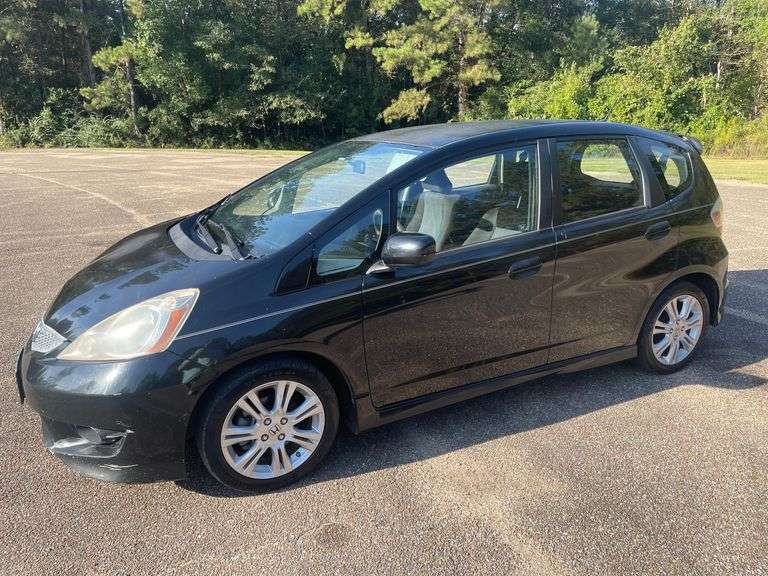 2010 Honda Fit 4 Door Hatchback (110,451 Miles)