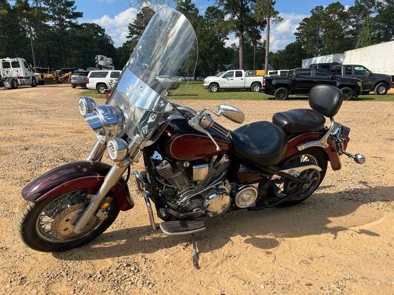 2000 Yamaha Road Star Motorcycle (29,431 Miles)