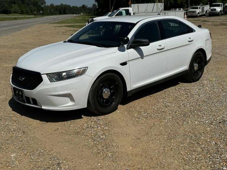 2016 Ford Taurus SEL AWD 4D Sedan 3.7 6cyl. Gasoline (166,265 Miles)