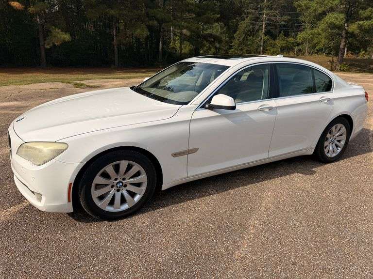 2009 BMW 750i 4 Door Sedan (134,618 Miles)