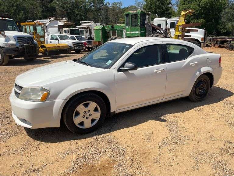 2010 Dodge Avenger 4 Door Sedan (82,881 Miles)
