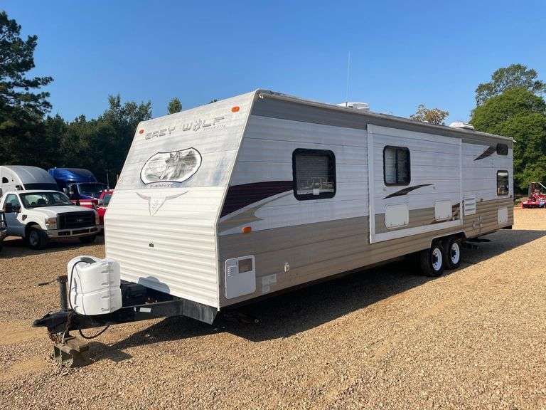 2010 Forest River Cherokee 29’ Bunk House Travel Trailer