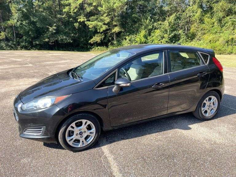 2014 Ford Fiesta SE 4 Door Hatchback (66,954 Miles)