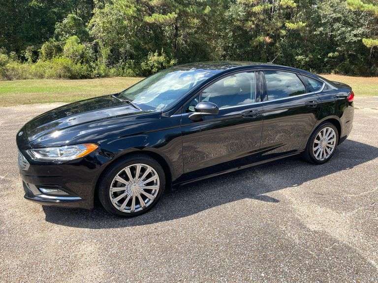 2017 Ford Fusion 4 Door Sedan (116,546 Miles)