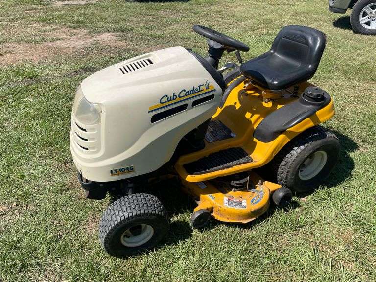 Cub Cadet Cut 46” Riding Lawn Mower