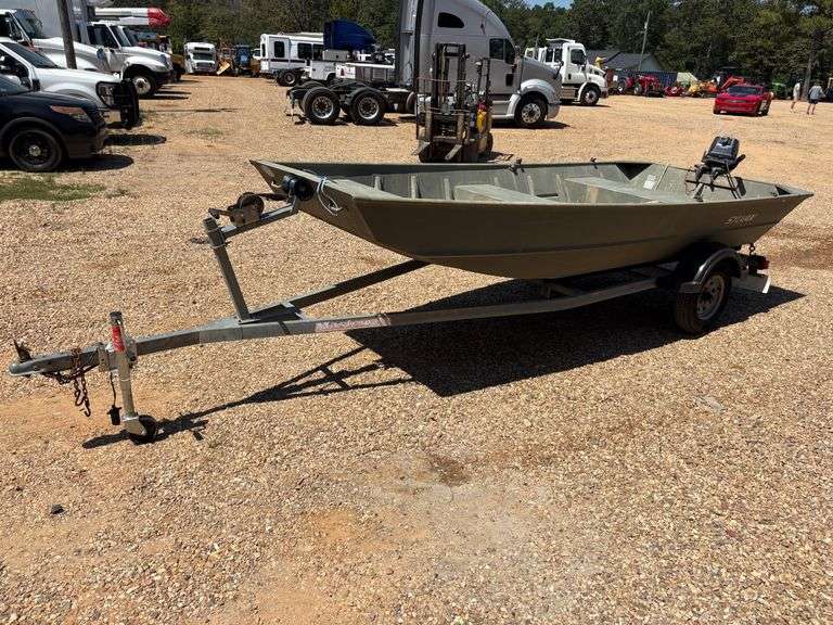 14' Aluminum Boat w/ 15 HP Motor