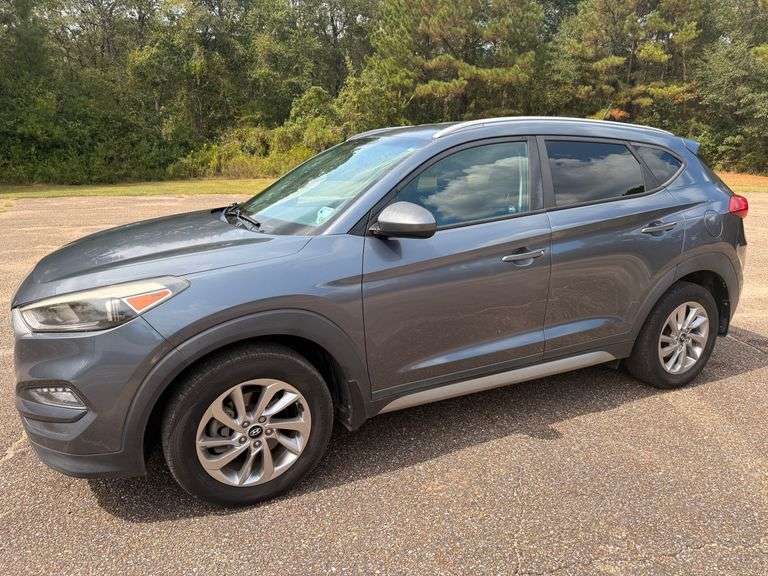 2017 Hyundai Tucson 4 Door SUV (115,646 Miles)