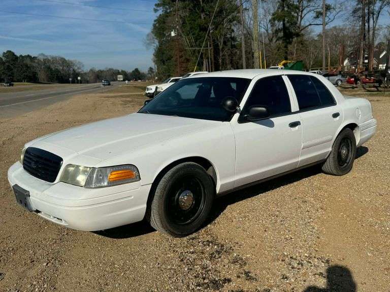 2011 Ford Crown Vic 4 Door Sedan Police Package (Mileage Unknown)