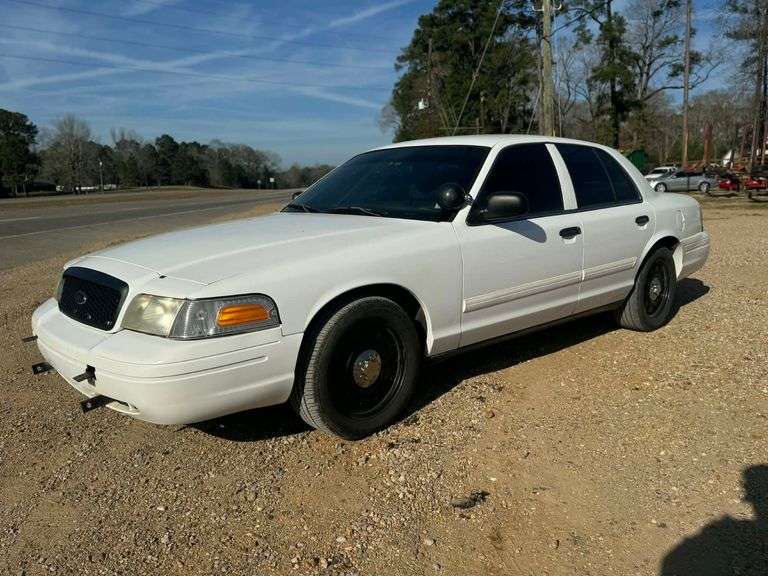 2011 Ford Crown Vic 4 Door Sedan Police Package (129,956 Miles)