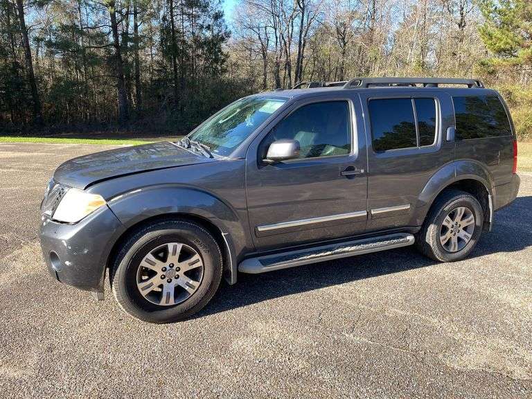 2012 Nissan Pathfinder 4 Door SUV (149,910 Miles)