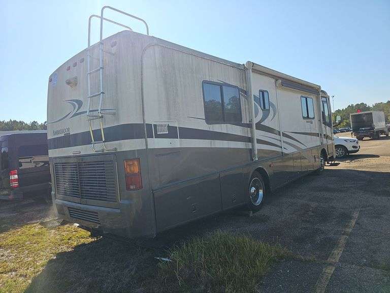 2003 Holiday Rambler Ambassador 32PBD Motor Home,