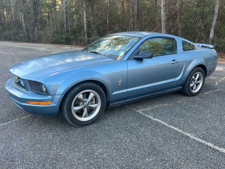 2006 Ford Mustang 2-Door Coupe (207,888 Miles)