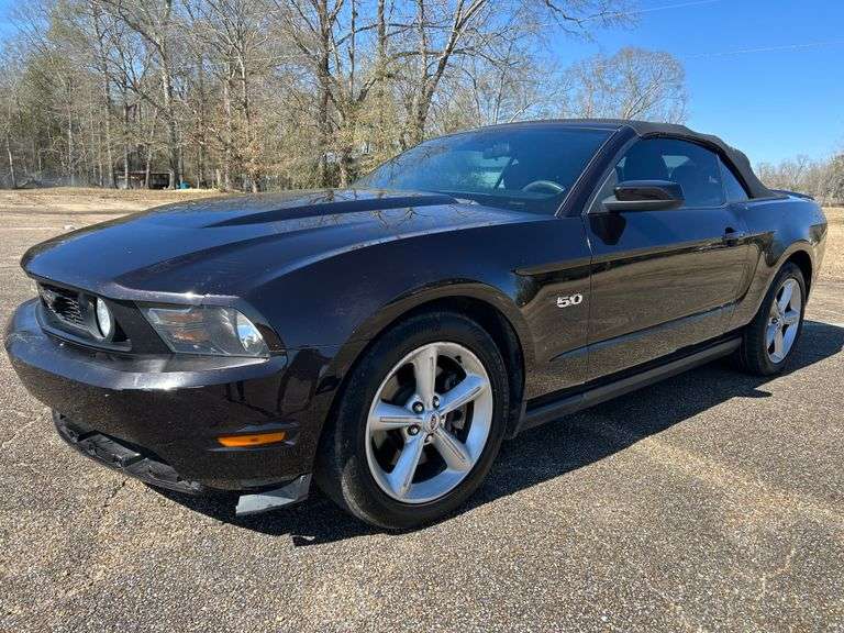 2012 Ford Mustang GT 5.0 Convertible 2 Door Coupe (141,640 Miles)