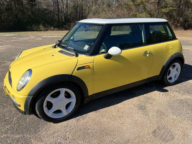 2002 Mini-Cooper 2-Door Coupe (154,623 Miles)