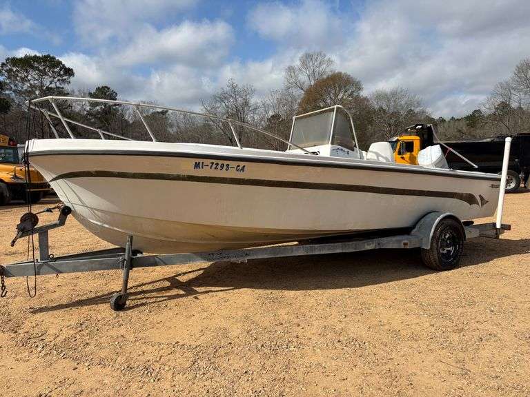 Mako 20' In-Shore Saltwater Boat