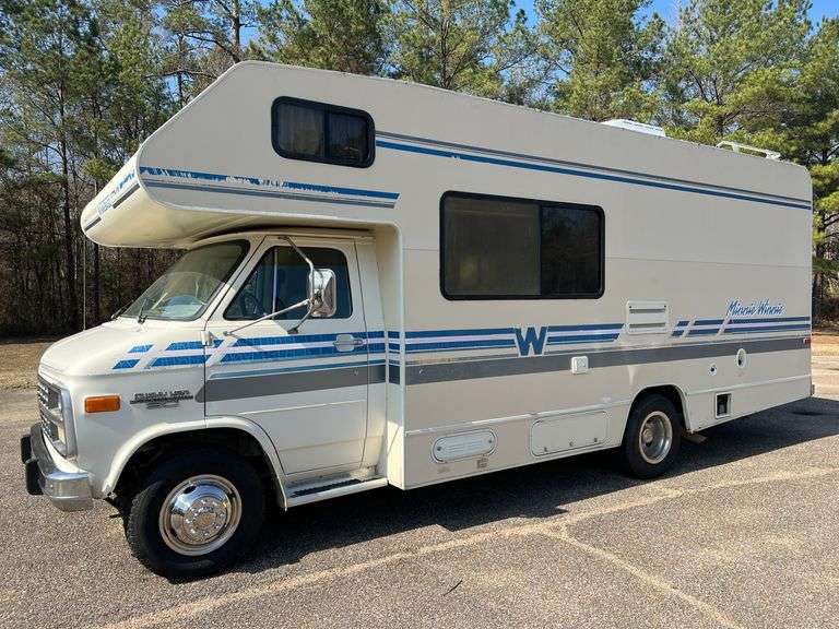 1992 Chevrolet G30 Winnebago Minnie Winnie Motorhome (42,512 Miles)