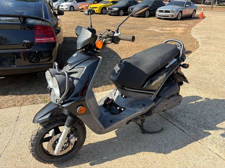 2009 Yamaha Zuma 125 Gas Moped (2,532 Miles)