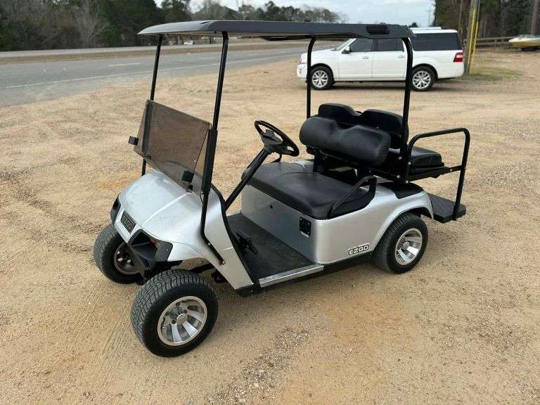 2012 EzGo Electric Golfcart 4 Seater