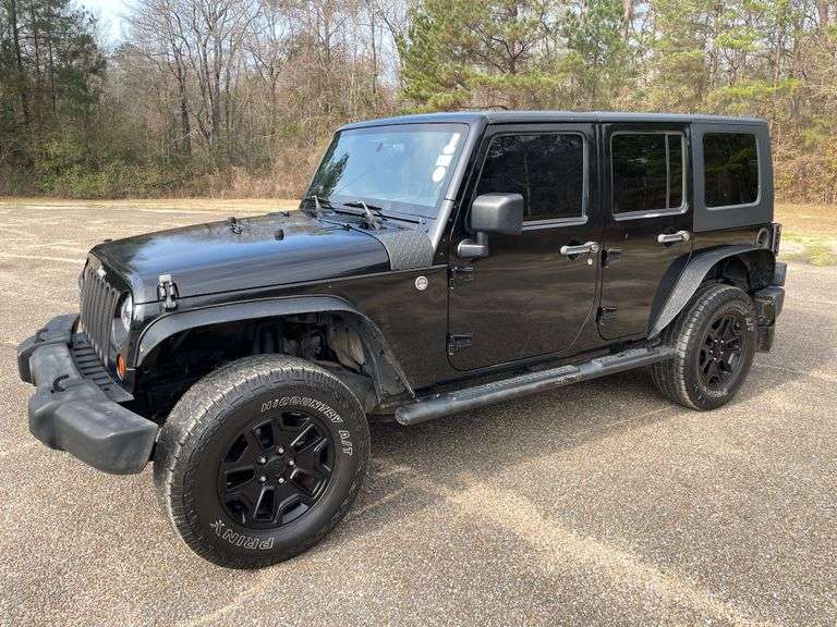 2010 Jeep Wrangler Unlimited Sport 4 Door 4x4 Jeep (211,094 Miles)