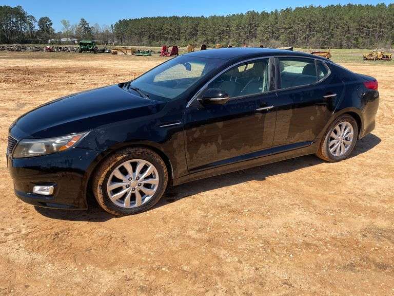2015 Kia Optima 4 Door Sedan (87,692 Miles)