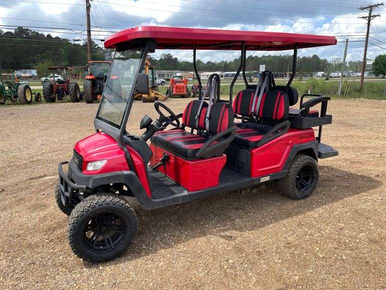 2023 Bintelli 48 volt Electric 6-Seater Golf Cart W/ On-Board Charger (46 Miles Showing)