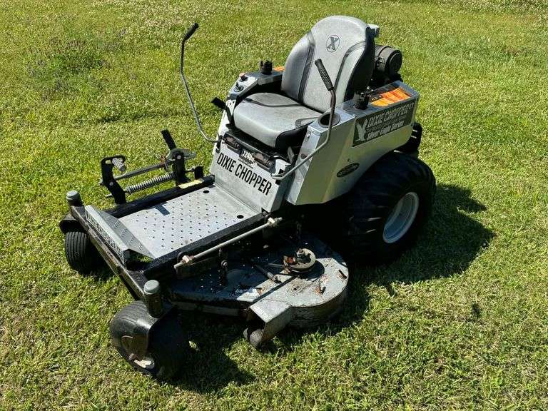Dixie Chopper LT2400 44" Lawn Mower