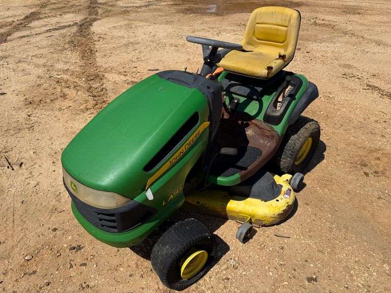 John Deere LA-145 48" Riding Mower