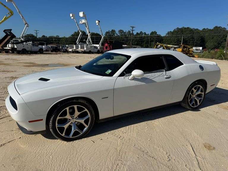 2015 Dodge Challenger R/T Hemi 2D Coupe - 193,876 Miles