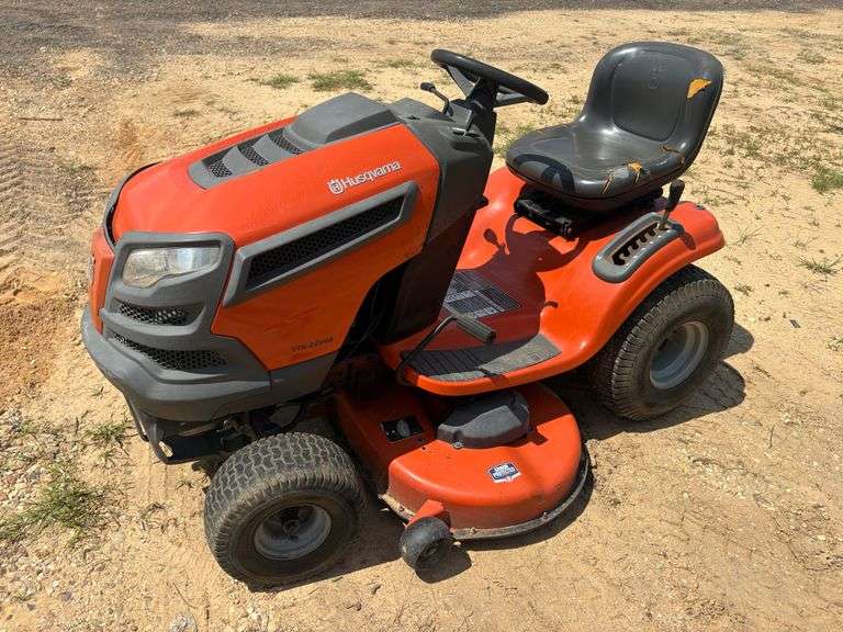 Husqvarna YTH22V 46" Cut Riding Mower
