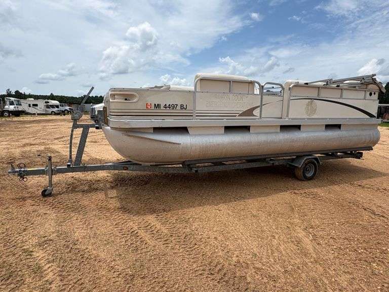 2003 Bennington 207FS 20' Pontoon Boat W/Trailer