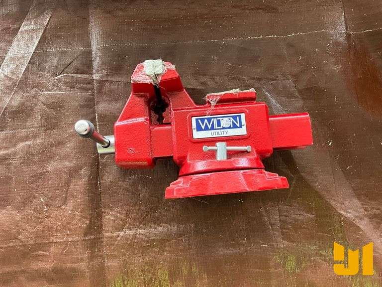 UNUSED WILTON BENCH VISE