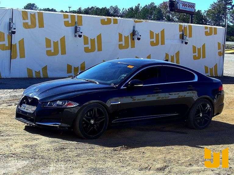 2013 JAGUAR XF VIN: SAJWA0E78D8S71670