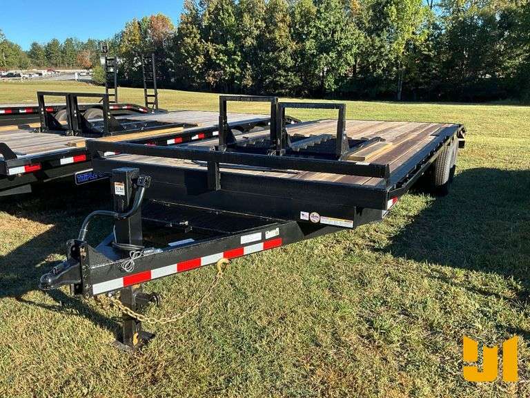 UNUSED 2026 TRIPLE CROWN TRAILERS, INC E8X2414K CAR HAULER TRAILER 8'X24' VIN: 1XNBE2424T2045038