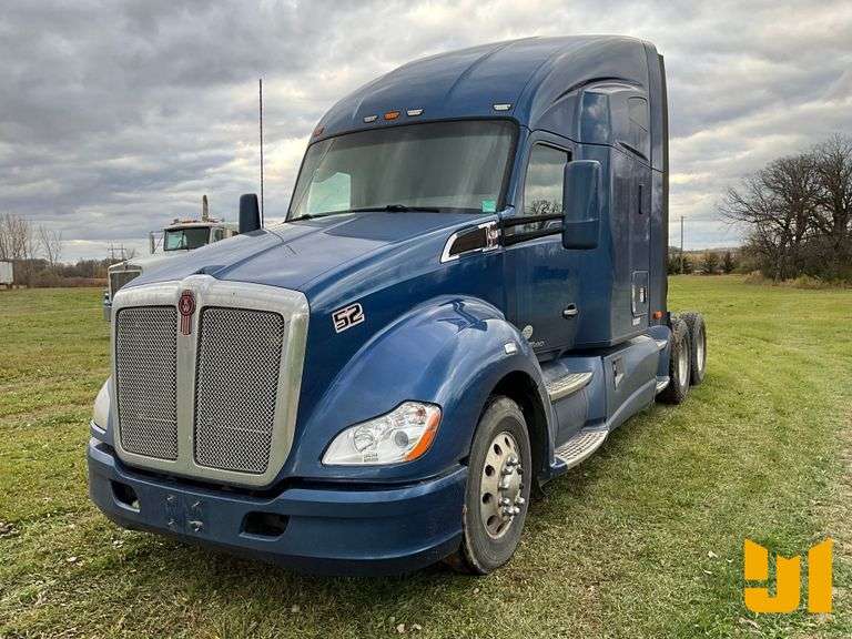 2015 KENWORTH T680 TANDEM AXLE TRUCK TRACTOR VIN: 1XKYD49X7FJ440691