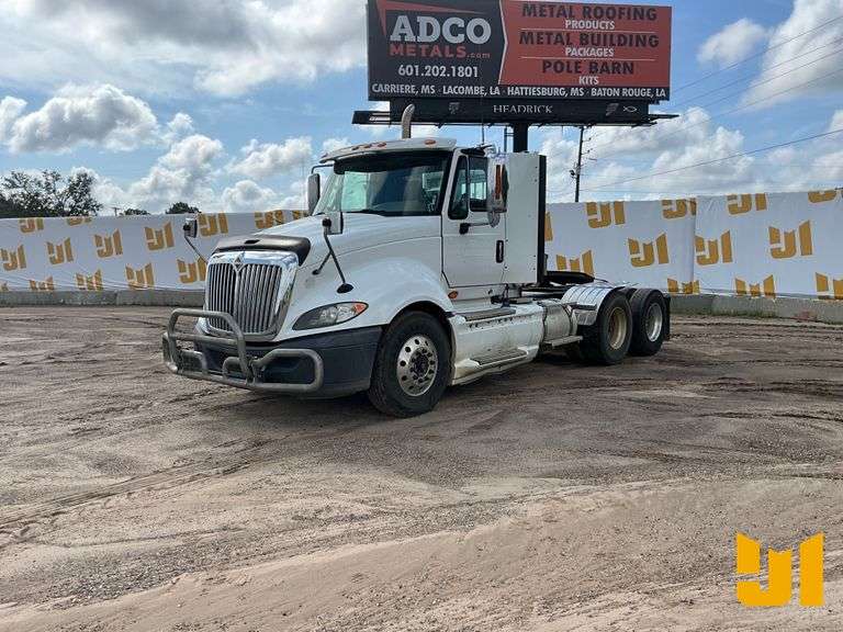 2017 INTERNATIONAL LF687 TANDEM AXLE DAY CAB TRUCK TRACTOR VIN: 3HSDJAPR0HN511128