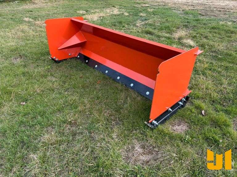 UNUSED KC 8’ SNOW PUSHER W/REPLACEABLE SHOES AND BLADE