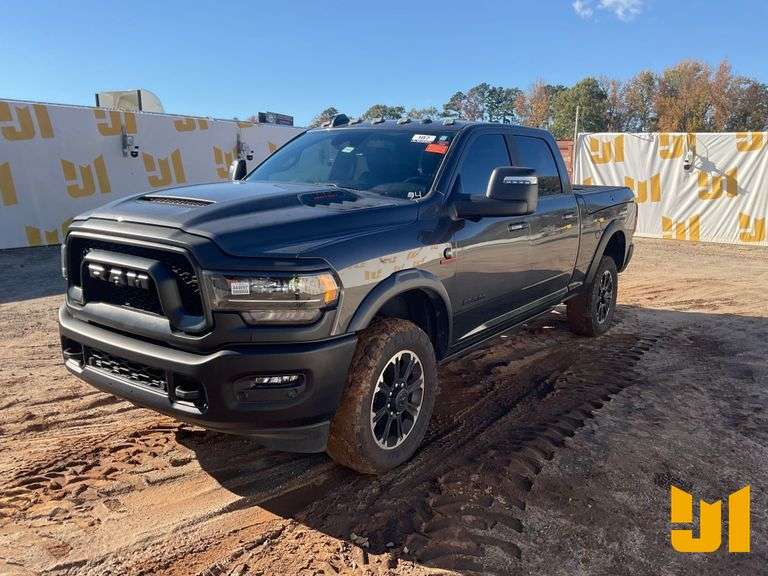2024 RAM 2500 REBEL CREW CAB 4X4 PICKUP VIN: 3C6UR5EL1RG110935