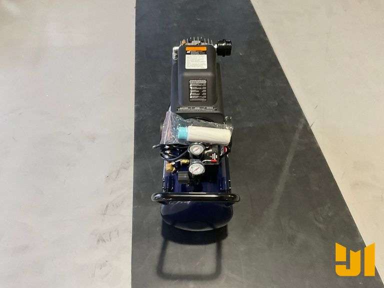 UNUSED CAMPBELL HAUSFELD HL5401 PORTABLE AIR COMPRESSOR