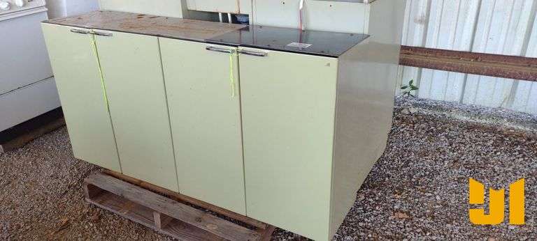 (1) VINTAGE DWYER METAL KITCHEN UNIT W/BUILT-IN 3-BURNER STOVETOP, STAINLESS