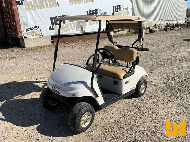 2017 EZ GO TXT GOLF CART SN: 3281051