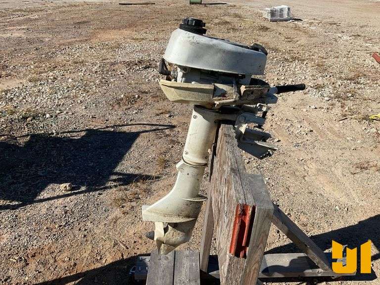 CHRYSLER OUTBOARD MOTOR