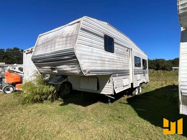 1996 KOMFORT 26FS FIFTH WHEEL CAMPER VIN: K53KFM21T1017287